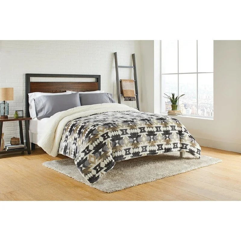 King - size comforters to fit large king - sized beds perfectlyDesert Sun Comforter