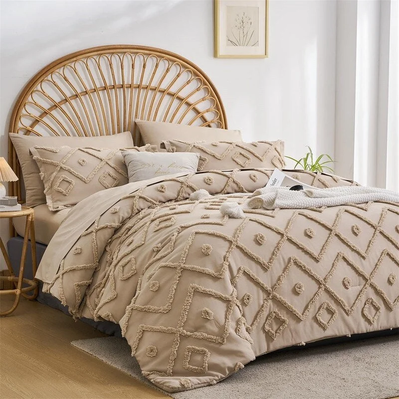 Bamboo - fiber - filled comforters with antibacterial and breathable qualitiesComforter Set Tufted Bed in a Bag 7 Pieces