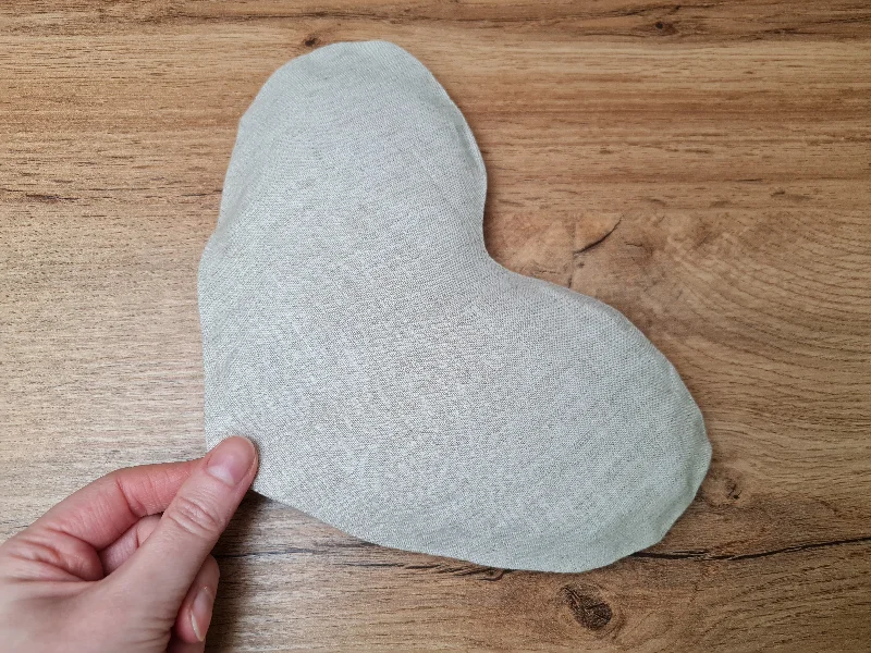 Cotton Pillows for Natural ComfortHemp heart-shaped Eye Mask filled Buckwheat hulls Meditation Eye Mask organic Buckwheat hulls Fiber Filling Including an additional removable hemp cover.