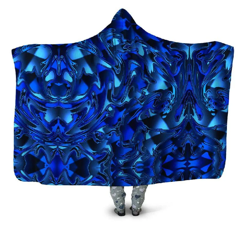 Recycled polyester blankets for an eco - conscious optionBlue Chromatic Melt Hooded Blanket