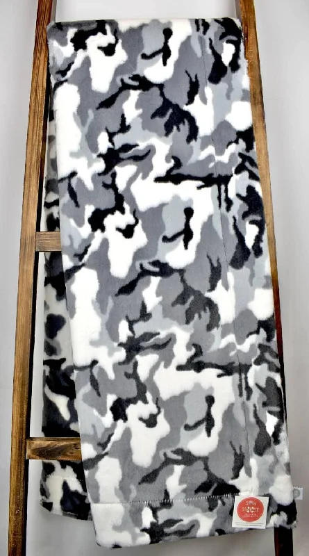 Wool blankets with natural warmth and insulationCamo Gray - OMG Casey