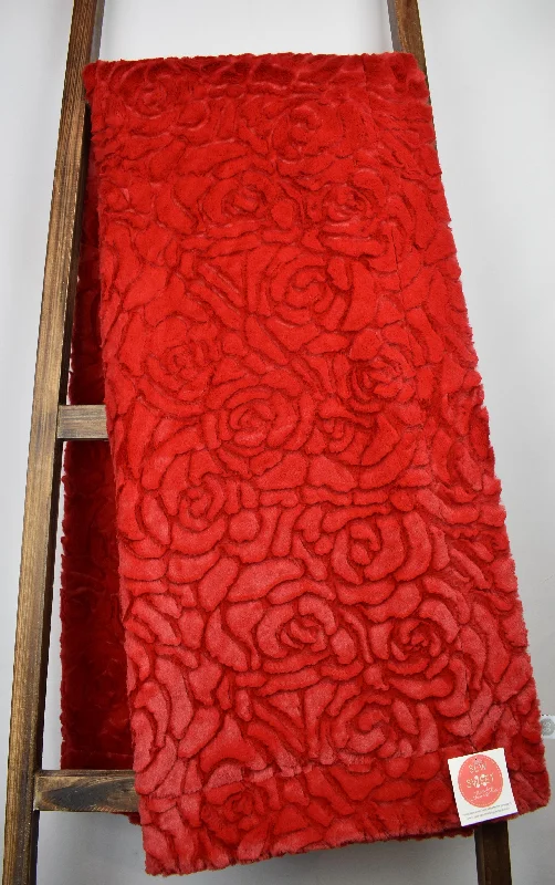 Linen blankets with a rustic and textured lookDemi Rose Scarlet - OMG Nicole