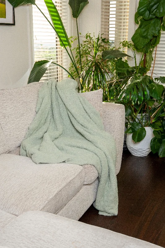 Alpaca wool blankets for a hypoallergenic and warm optionDesert Sage Solid Double Layered Print Throw