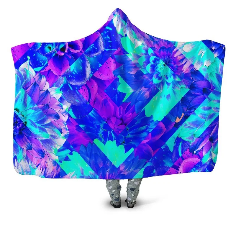 Recycled polyester blankets for an eco - conscious optionDiamond Dhalia Hooded Blanket