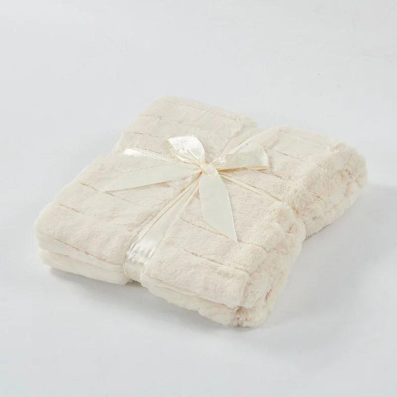 Microfiber blankets that are durable and easy to care forFakeFur Throw & 2 Pillow Shell Combo Set