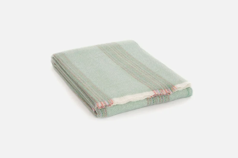 Cashmere blankets for ultimate softness and luxuryJade Seskin Lambswool Throw Blanket