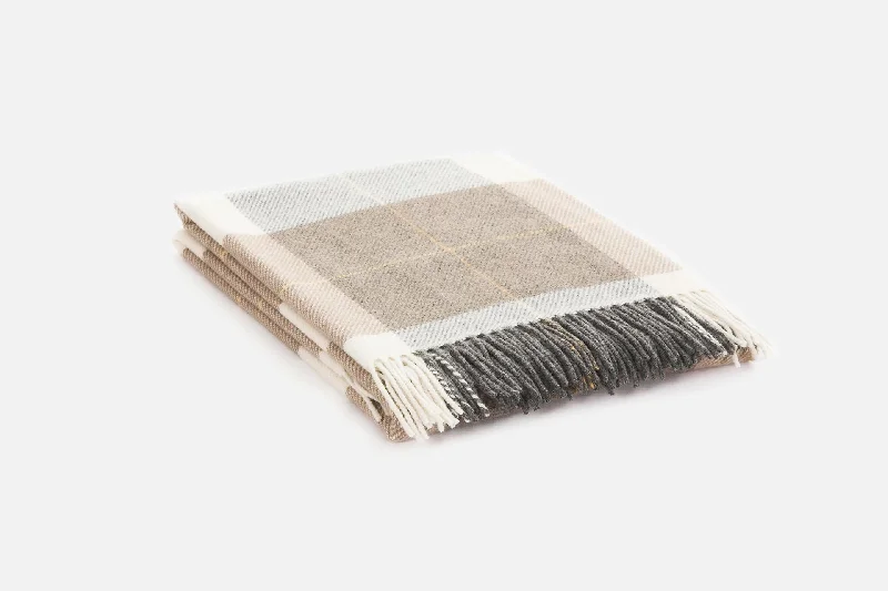 Linen blankets with a rustic and textured lookLoam Glynn Lambswool Throw Blanket