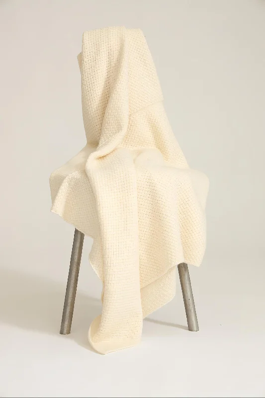 Bamboo fiber blankets with natural antibacterial propertiesMaple Throw