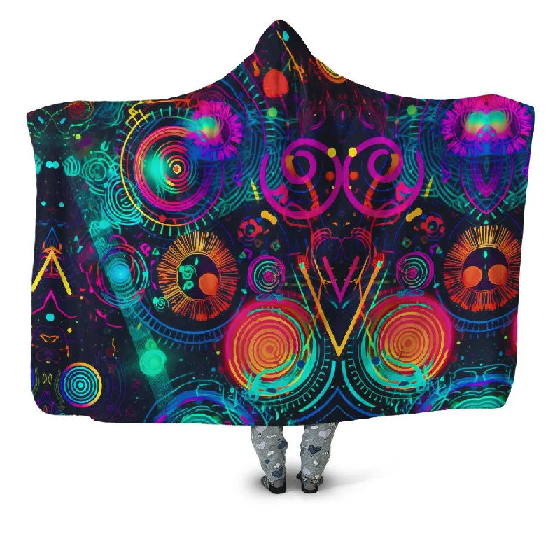 King - size blankets to cover large beds comfortablyRetro Trip Hooded Blanket