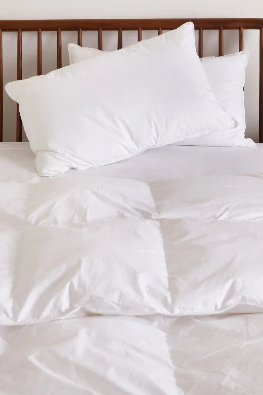 Cotton blankets for breathability and a lightweight feelFoxford Side Sleeper Pillow Set