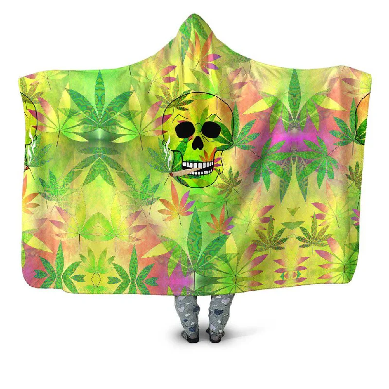 Recycled polyester blankets for an eco - conscious optionSkull Joint Hooded Blanket