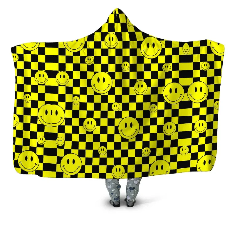 King - size blankets to cover large beds comfortablySmile Checkerboard Hooded Blanket