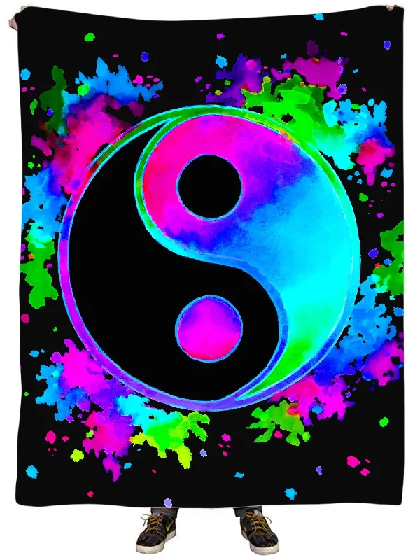 Microfiber blankets that are durable and easy to care forSplatter Yin Yang 3 Plush Blanket