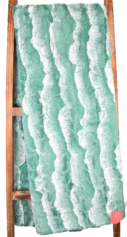 Acrylic blankets for a soft and affordable alternativeSummit Spearmint - OMG Casey