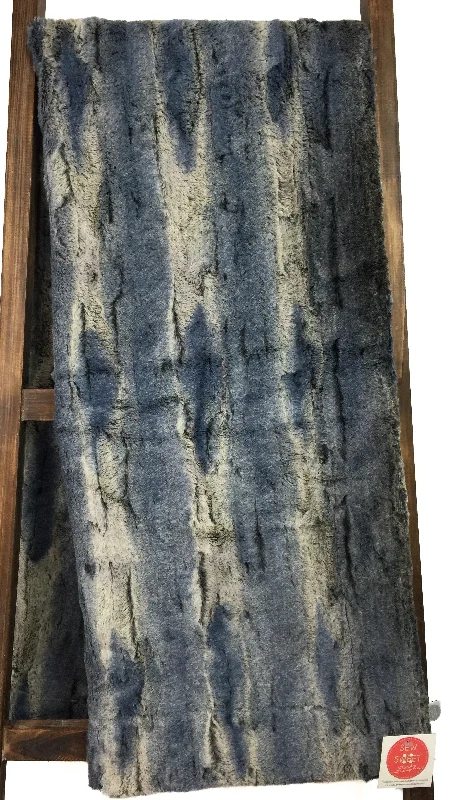 Mohair blankets with a unique sheen and softnessWhistler Navy - OMG Nicole